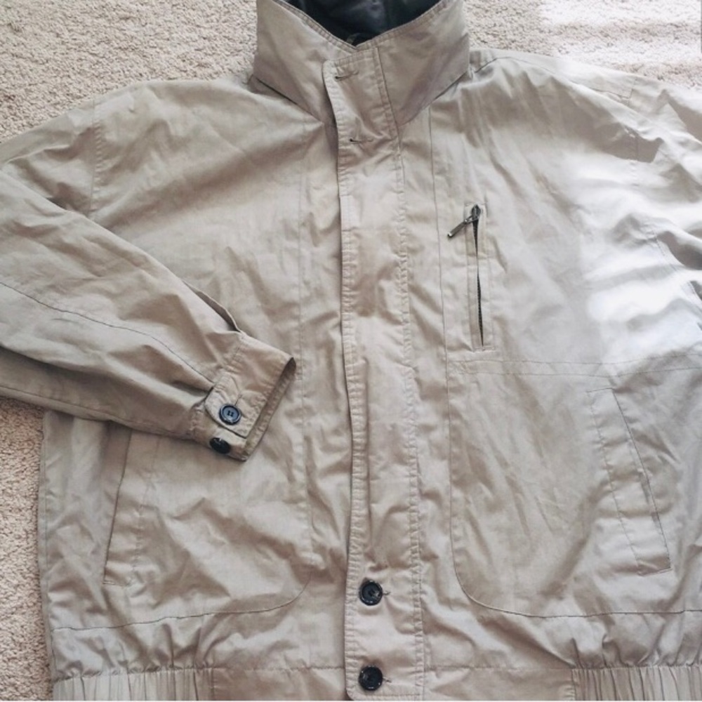 ST. JOHN’S BAY light weight khaki color spring jacket size Large